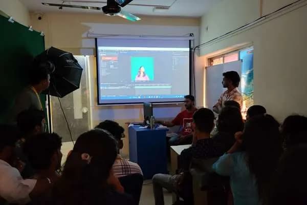 Frameboxx Vashi campus photograph 4
